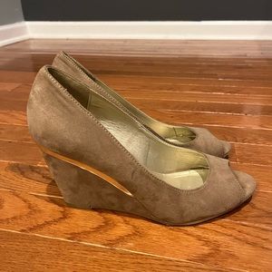 CL by Laundry Woman’s Wedges